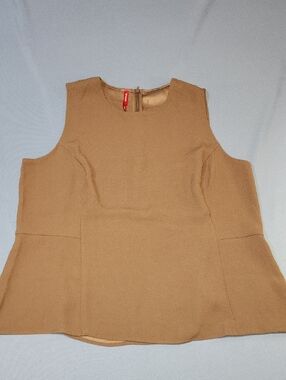 NWOT SPANX Sleeveless Peplum Tank Top And Pleated Shorts Set. XL.